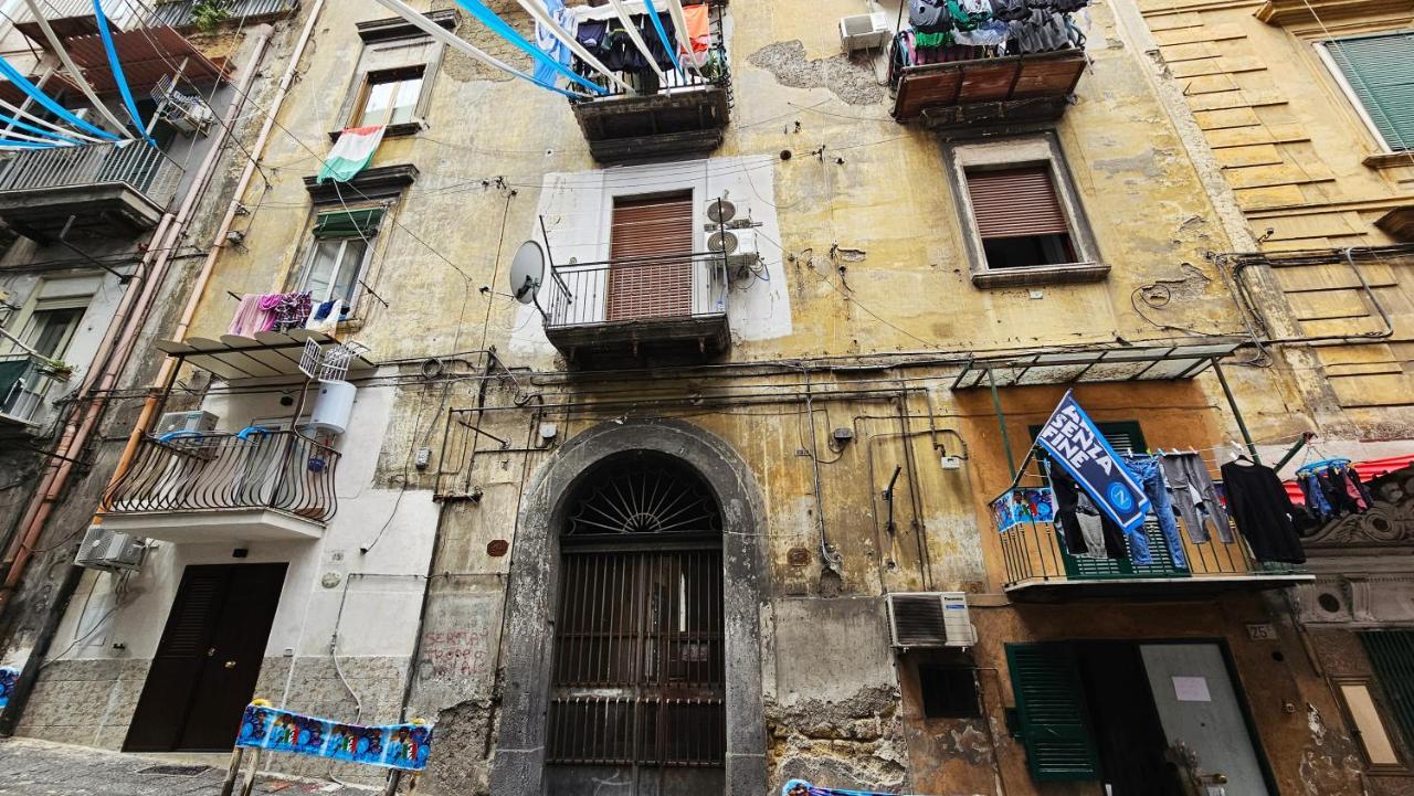Napoli Loves Sanita Luaran gambar